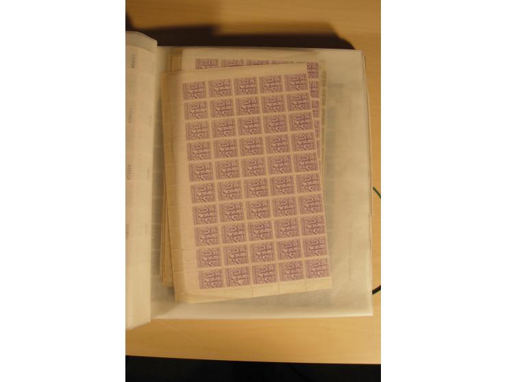 1930/45, kleiner Bestand mit Telegrafenmarken-Besonderheiten, meist ungezähnt, kopfstehende Aufdrucke etc., ca. 16000-18000 W