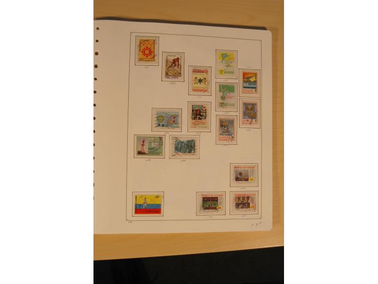 1865/2002 (ca.), meist gestempelte Sammlung mit 44 Briefen und Ganzsachen auf Albumblättern