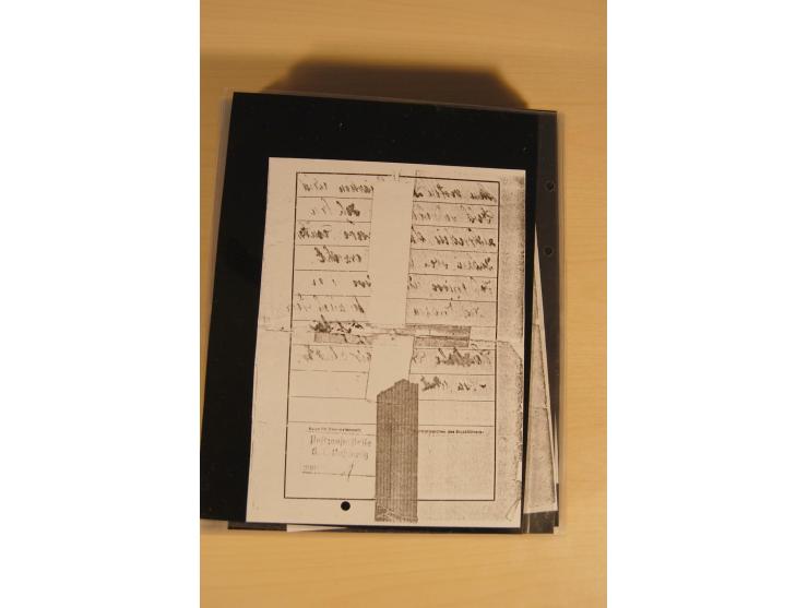 JUDAIKA: 1880/1960 (ca.), interessante Sammlung mit vielen Briefen und Karten, Geldscheinen, Dokumenten etc., dabei Holy Land