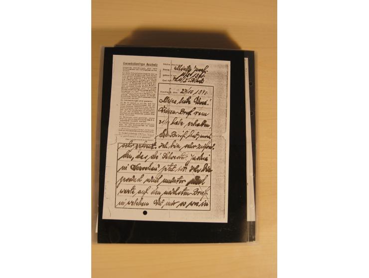 JUDAIKA: 1880/1960 (ca.), interessante Sammlung mit vielen Briefen und Karten, Geldscheinen, Dokumenten etc., dabei Holy Land