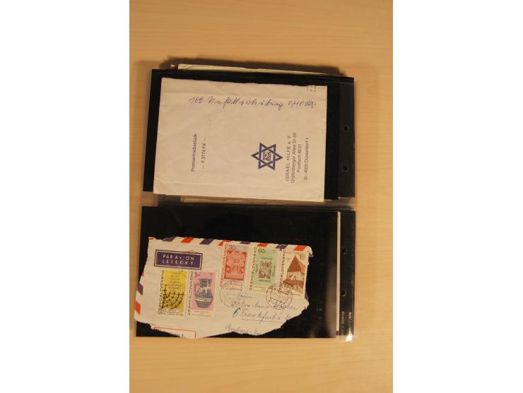 JUDAIKA: 1880/1960 (ca.), interessante Sammlung mit vielen Briefen und Karten, Geldscheinen, Dokumenten etc., dabei Holy Land