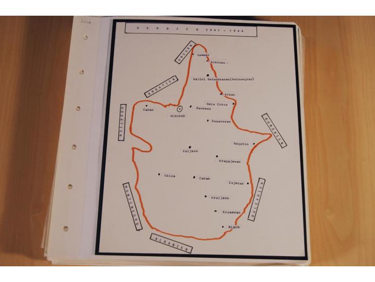 1941/44, sehr interessante Spezial-Sammlung Frankaturen und Postgeschichte auf selbstgestalteten Albenblättern mit Text, dabe