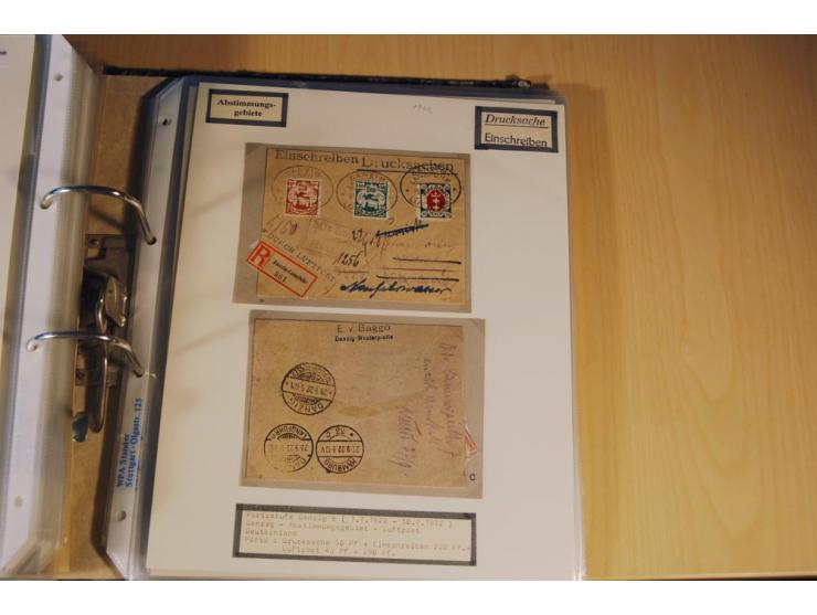 1885/1993, 9-bändige Sammlung "Eingeschriebene Drucksachen" mit insgesamt 370 Briefen, Karten und Streifbändern; vertreten is