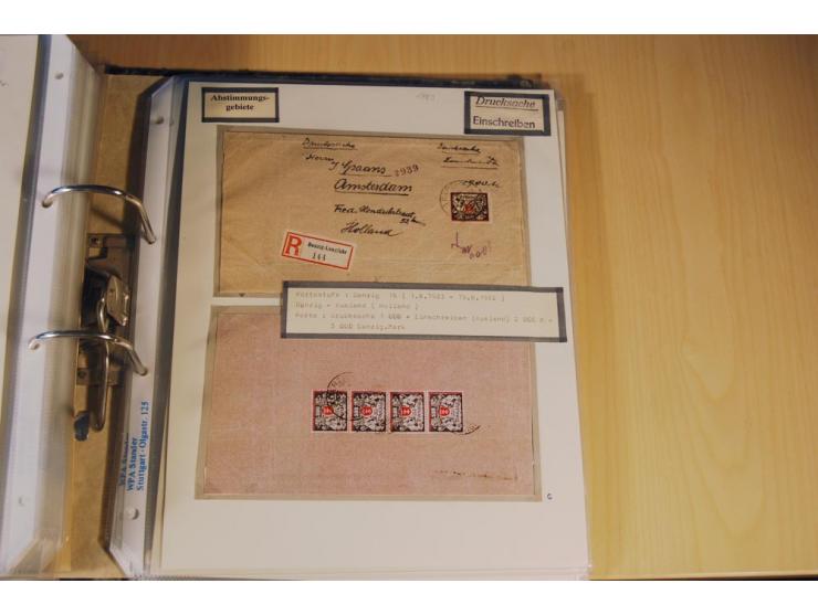 1885/1993, 9-bändige Sammlung "Eingeschriebene Drucksachen" mit insgesamt 370 Briefen, Karten und Streifbändern; vertreten is