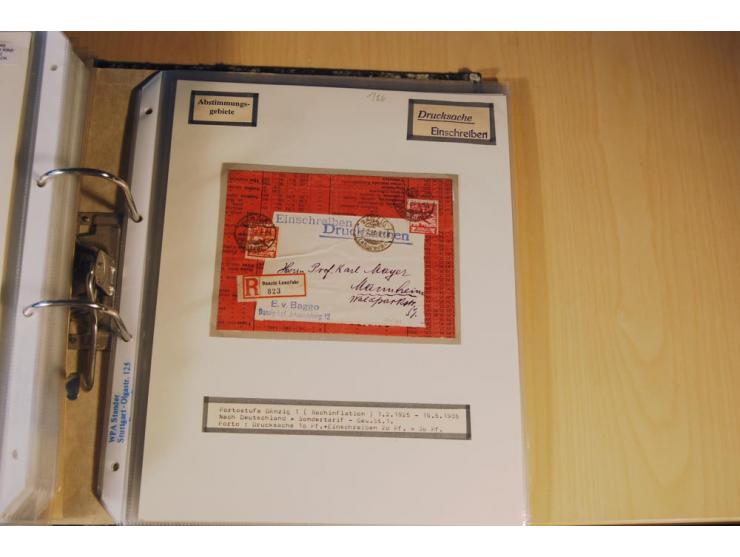 1885/1993, 9-bändige Sammlung "Eingeschriebene Drucksachen" mit insgesamt 370 Briefen, Karten und Streifbändern; vertreten is
