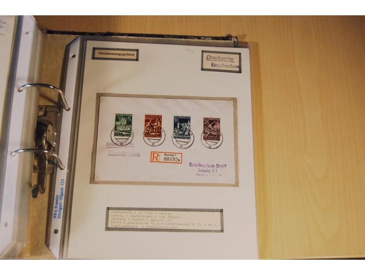 1885/1993, 9-bändige Sammlung "Eingeschriebene Drucksachen" mit insgesamt 370 Briefen, Karten und Streifbändern; vertreten is