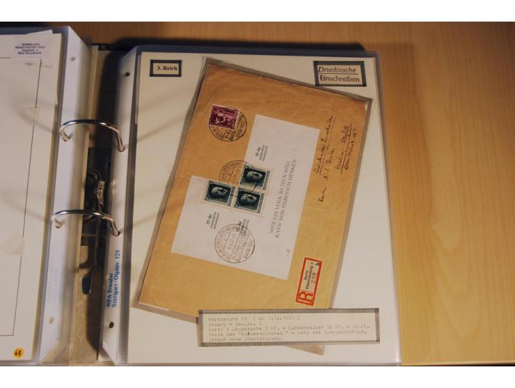 1885/1993, 9-bändige Sammlung "Eingeschriebene Drucksachen" mit insgesamt 370 Briefen, Karten und Streifbändern; vertreten is