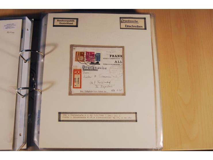1885/1993, 9-bändige Sammlung "Eingeschriebene Drucksachen" mit insgesamt 370 Briefen, Karten und Streifbändern; vertreten is