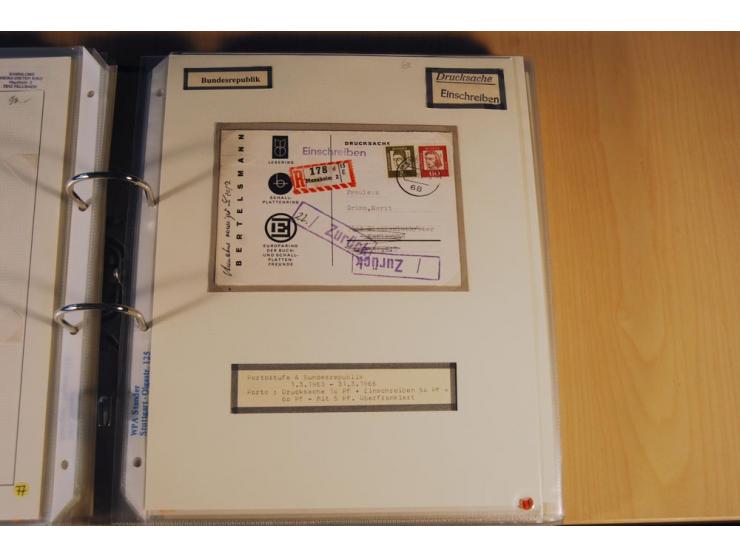 1885/1993, 9-bändige Sammlung "Eingeschriebene Drucksachen" mit insgesamt 370 Briefen, Karten und Streifbändern; vertreten is