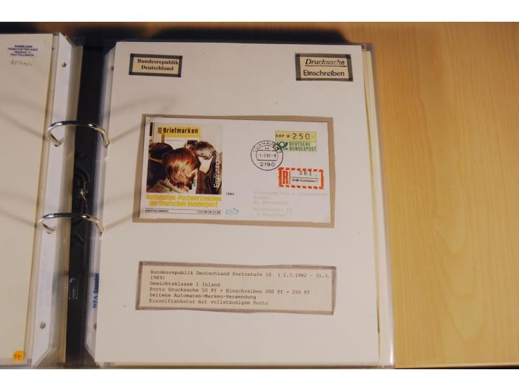1885/1993, 9-bändige Sammlung "Eingeschriebene Drucksachen" mit insgesamt 370 Briefen, Karten und Streifbändern; vertreten is