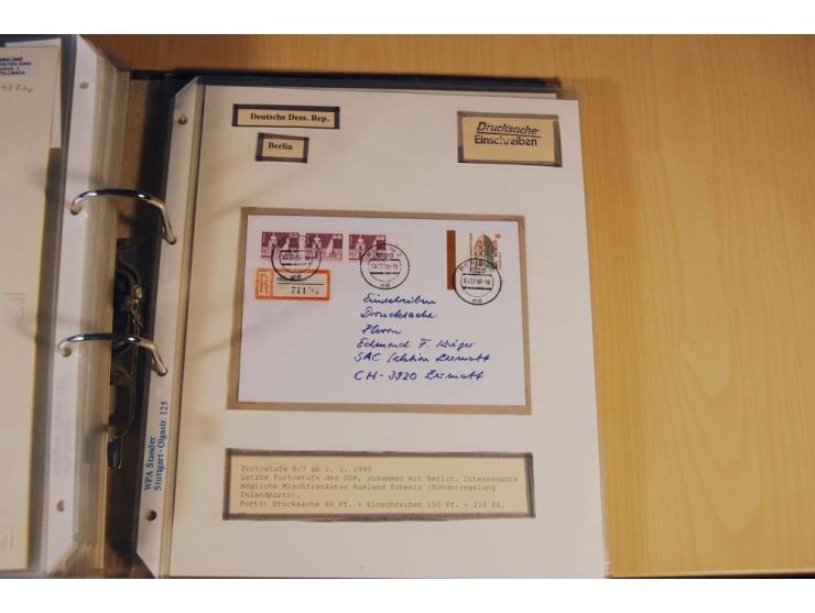 1885/1993, 9-bändige Sammlung "Eingeschriebene Drucksachen" mit insgesamt 370 Briefen, Karten und Streifbändern; vertreten is