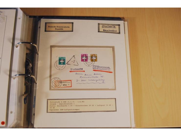 1885/1993, 9-bändige Sammlung "Eingeschriebene Drucksachen" mit insgesamt 370 Briefen, Karten und Streifbändern; vertreten is