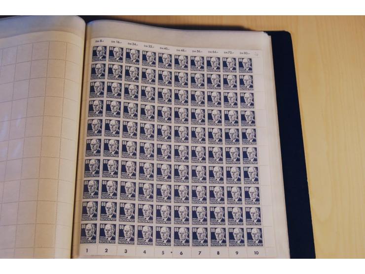 1950/53, postfrischer Bogenposten Freimarken Pieck, Persönlichkeiten und Fünfjahrplan, meist in kompletten Schalterbogen (Mi.