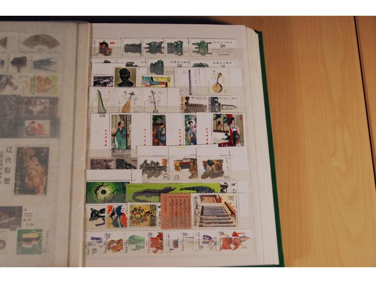 1949/99, postfrischer, ungebrauchter und gestempelter Posten mit etwas Gebieten, Markenheftchen, Belegen und Beilagen