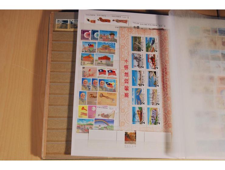 1949/99 (ca.), ungebrauchte, postfrische und gestempelte Zusammenstellung mit etwas Gebieten und  Taiwan sowie ca. 170 Briefe