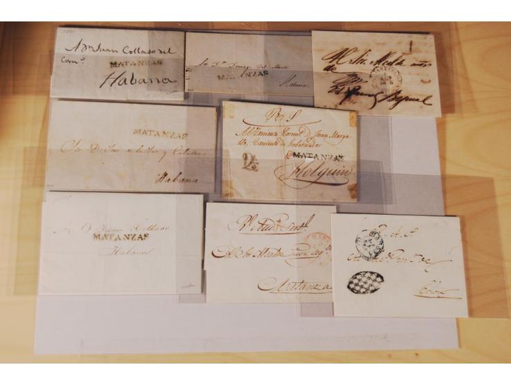 1830/70 (ca.) rund 220 markenlose Briefe, dabei Forwarding-Stempel, Taxstempel und -vermerke etc.