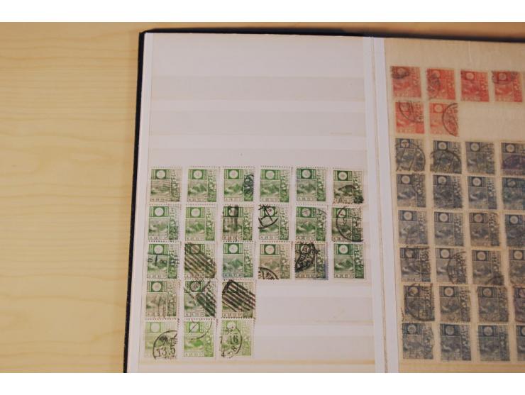 1874/1945, gestempelte Doubletten in 2 kleinen Einsteckbüchern (Mi. nach Angabe des Einlieferers ca. 3.500,-)