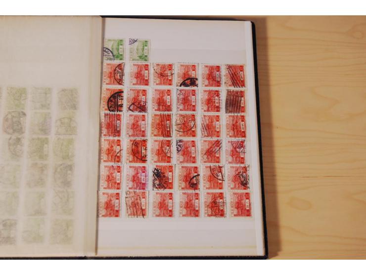 1874/1945, gestempelte Doubletten in 2 kleinen Einsteckbüchern (Mi. nach Angabe des Einlieferers ca. 3.500,-)