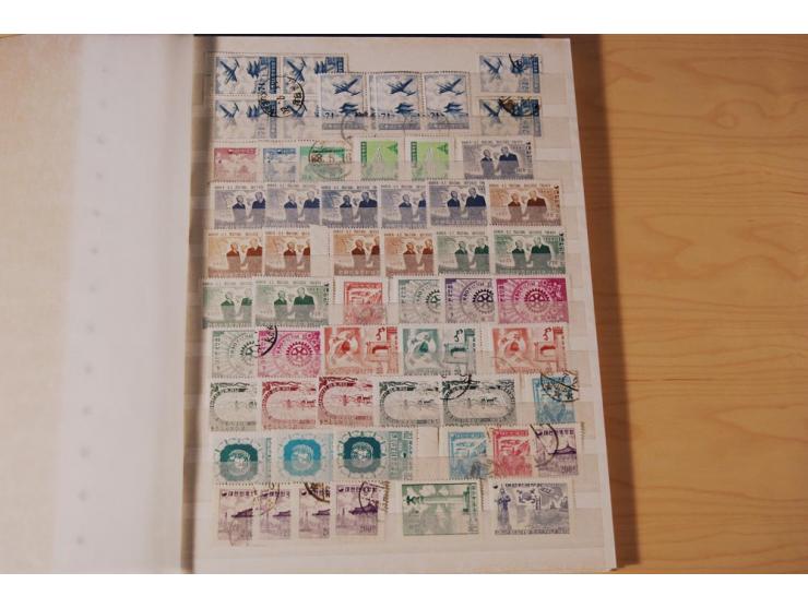 1884/1980 (ca.), ungebrauchte, postfrische und gestempelte Zusammenstellung mit u.a. Jahreszusammenstellungen Südkorea 1979/8
