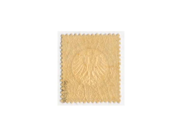 5 Gr. ockerbraun, gut geprägt und farbfrisch und bis auf einen kürzeren Zahn üblich gezähnt, postfrisch, sehr seltene Marke, 