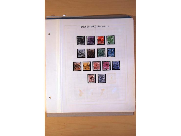 BEZIRKSHANDSTEMPEL: Interessante Sammlung auf selbstgestalteten Albenblättern in 2 Alben, dabei viele Besonderheiten, Briefe 
