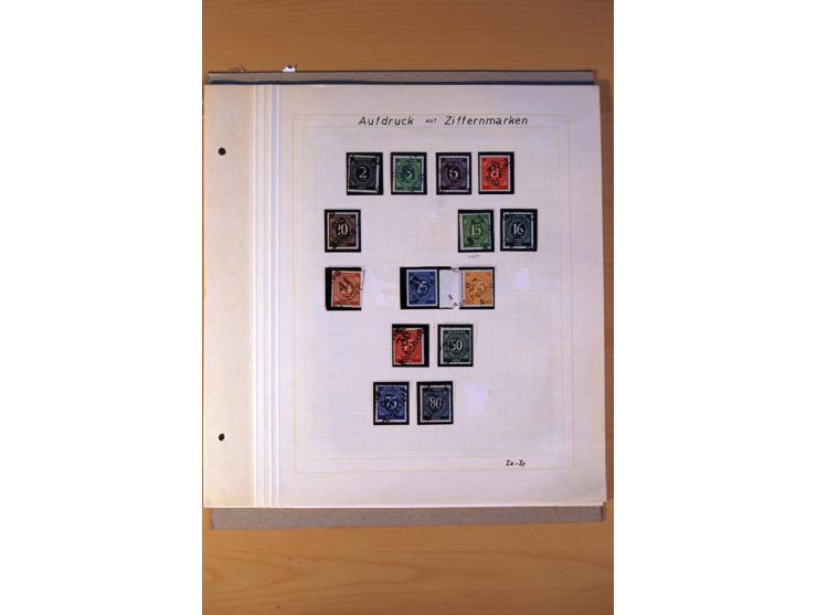 BEZIRKSHANDSTEMPEL: Interessante Sammlung auf selbstgestalteten Albenblättern in 2 Alben, dabei viele Besonderheiten, Briefe 