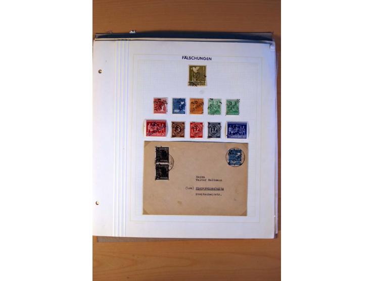 BEZIRKSHANDSTEMPEL: Interessante Sammlung auf selbstgestalteten Albenblättern in 2 Alben, dabei viele Besonderheiten, Briefe 