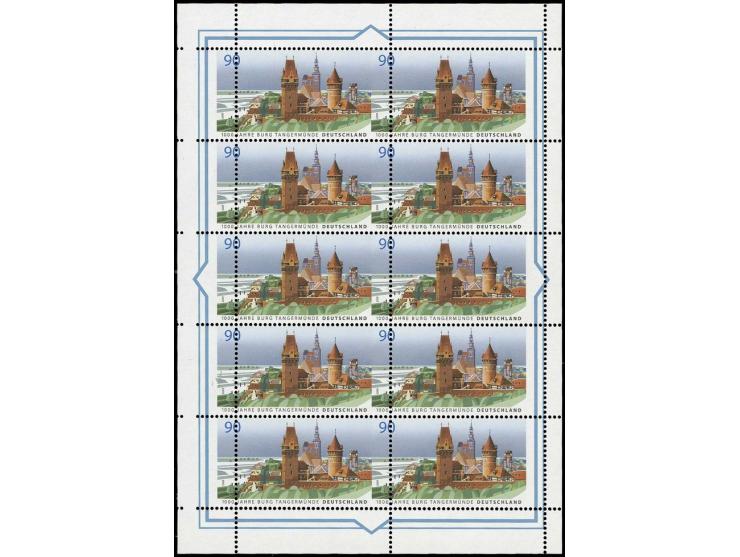 2009, 1000 Jahre Burg Tangermünde 90 C., postfrischer 10er-Bogen mit stark nach rechts verschobener senkrechter Zähnung, dadu