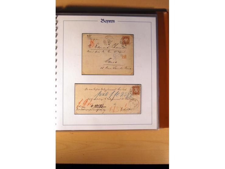 1870/75, zweibändige Spezialsammlung der gezähnten Wappenausgaben in Kreuzerwährung, gestempelt und überwiegend auf Briefen g