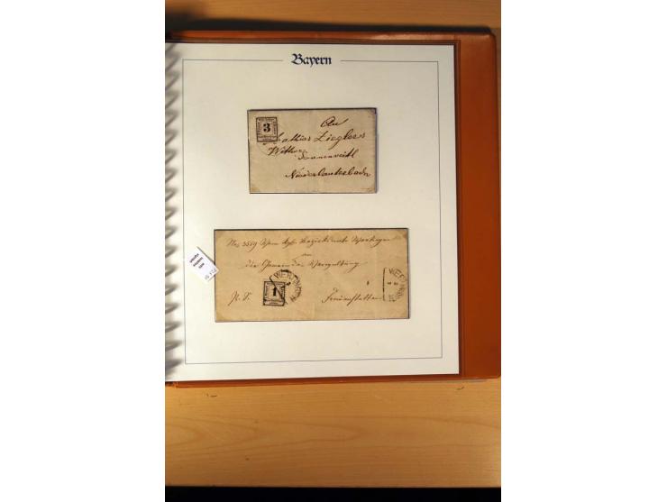 1870/75, zweibändige Spezialsammlung der gezähnten Wappenausgaben in Kreuzerwährung, gestempelt und überwiegend auf Briefen g