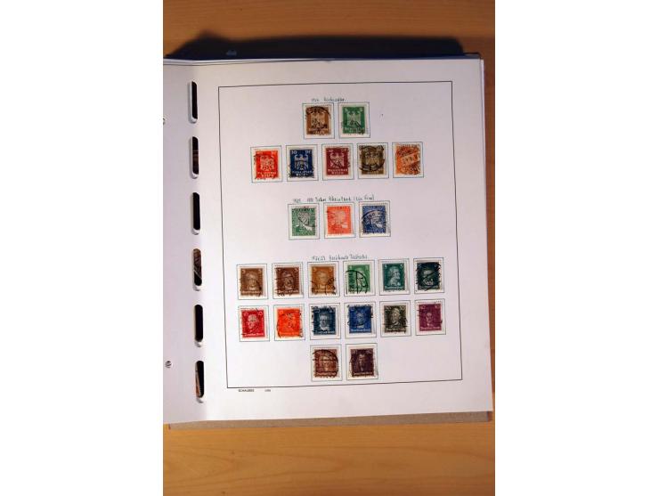 1872/1945, gestempelte Sammlung mit einigen ungebrauchten, bis auf wenige Werte kpl. incl. Dienst mit teils besseren Farben, 