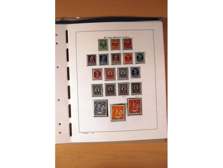 1872/1923, ungebrauchte Sammlung mit einigen postfrischen incl. Dienst, dazu etliche Ganzsachen, Brustschilde teils kein Orig
