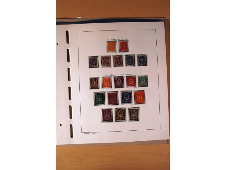 1872/1923, ungebrauchte Sammlung mit einigen postfrischen incl. Dienst, dazu etliche Ganzsachen, Brustschilde teils kein Orig
