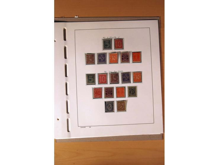 1872/1923, ungebrauchte Sammlung mit einigen postfrischen incl. Dienst, dazu etliche Ganzsachen, Brustschilde teils kein Orig