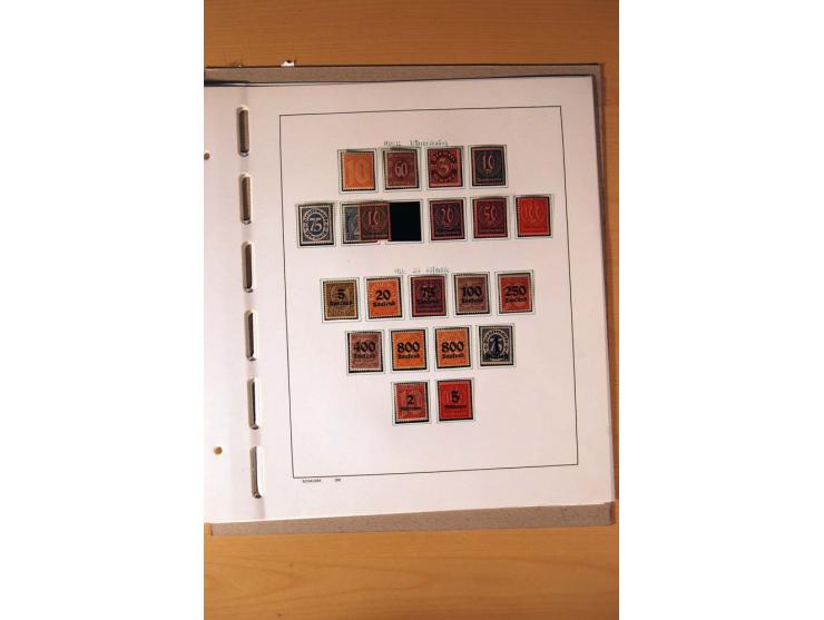 1872/1923, ungebrauchte Sammlung mit einigen postfrischen incl. Dienst, dazu etliche Ganzsachen, Brustschilde teils kein Orig