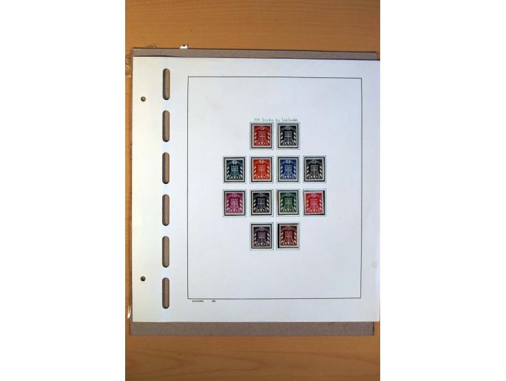 1920/59, ungebrauchte und bis auf Mi.-Nr. 18-31, 128-34 und wenige weitere kpl. Sammlung incl. Dienst