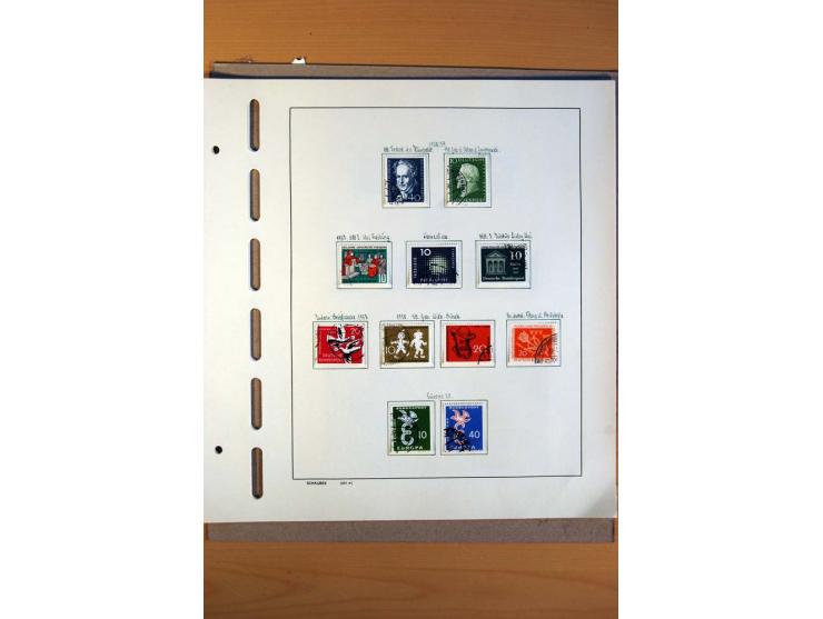 1945/80, ungebrauchter, postfrischer und gestempelter Posten mit Sammlungen Gemeinschaftsausgaben, Französische Zone, Bizone 