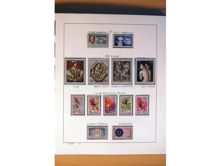 1900/75, ungebrauchte und postfrische Sammlung mit vielen besseren Werten, dabei Mi.-Nr. 96-100, 152, 220-21,  239, 241-42, 2