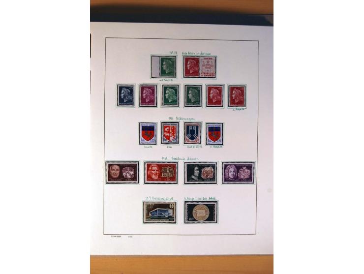 1900/75, ungebrauchte und postfrische Sammlung mit vielen besseren Werten, dabei Mi.-Nr. 96-100, 152, 220-21,  239, 241-42, 2