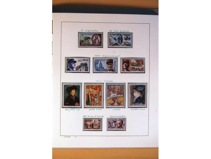 1900/75, ungebrauchte und postfrische Sammlung mit vielen besseren Werten, dabei Mi.-Nr. 96-100, 152, 220-21,  239, 241-42, 2
