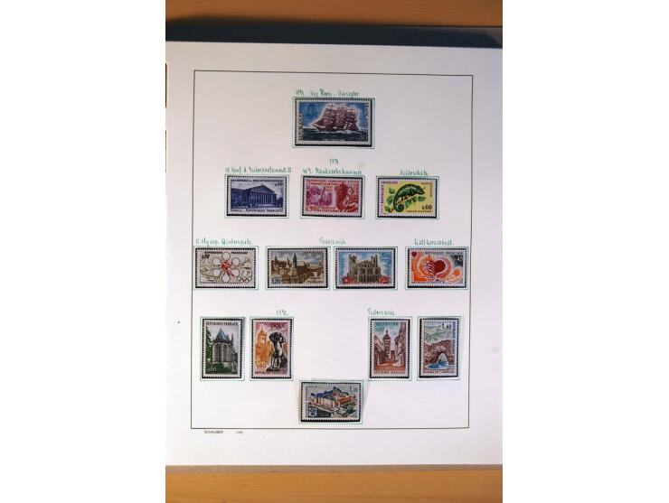 1900/75, ungebrauchte und postfrische Sammlung mit vielen besseren Werten, dabei Mi.-Nr. 96-100, 152, 220-21,  239, 241-42, 2