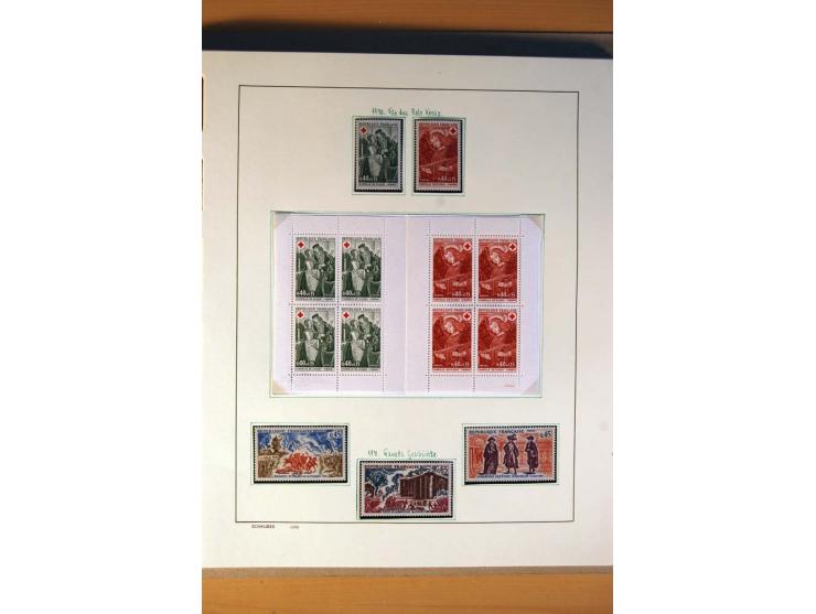 1900/75, ungebrauchte und postfrische Sammlung mit vielen besseren Werten, dabei Mi.-Nr. 96-100, 152, 220-21,  239, 241-42, 2