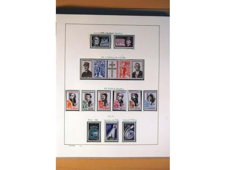 1900/75, ungebrauchte und postfrische Sammlung mit vielen besseren Werten, dabei Mi.-Nr. 96-100, 152, 220-21,  239, 241-42, 2