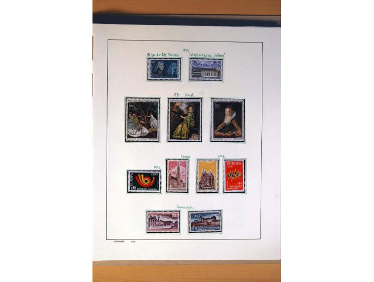 1900/75, ungebrauchte und postfrische Sammlung mit vielen besseren Werten, dabei Mi.-Nr. 96-100, 152, 220-21,  239, 241-42, 2
