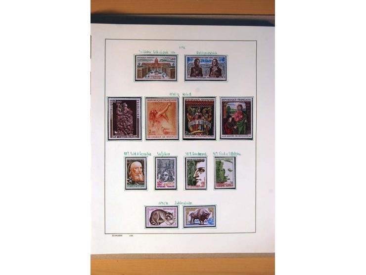 1900/75, ungebrauchte und postfrische Sammlung mit vielen besseren Werten, dabei Mi.-Nr. 96-100, 152, 220-21,  239, 241-42, 2