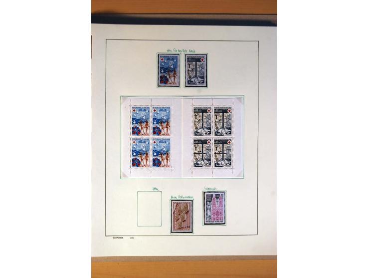 1900/75, ungebrauchte und postfrische Sammlung mit vielen besseren Werten, dabei Mi.-Nr. 96-100, 152, 220-21,  239, 241-42, 2