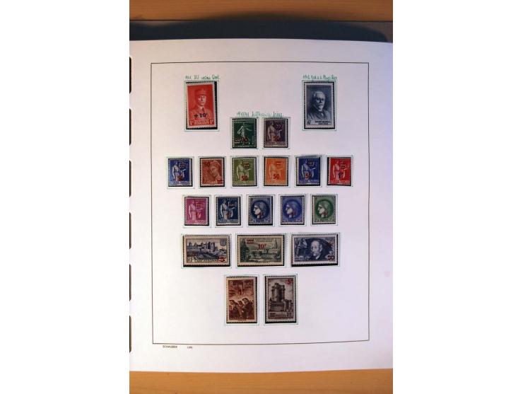 1900/75, ungebrauchte und postfrische Sammlung mit vielen besseren Werten, dabei Mi.-Nr. 96-100, 152, 220-21,  239, 241-42, 2