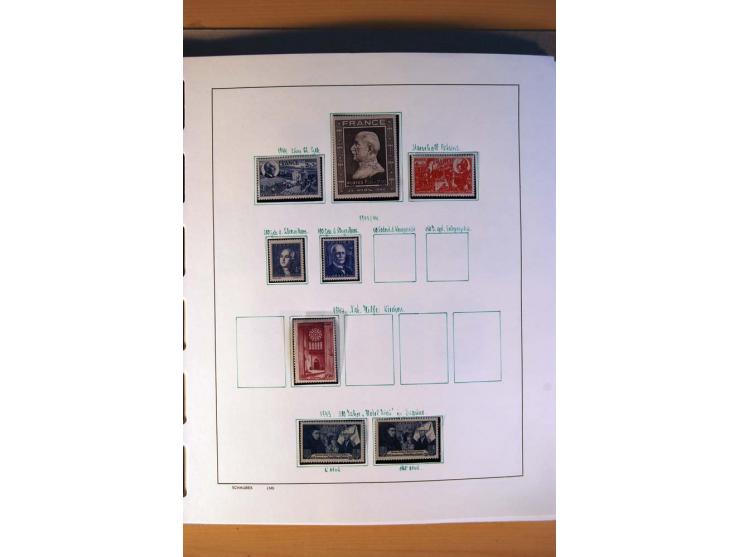 1900/75, ungebrauchte und postfrische Sammlung mit vielen besseren Werten, dabei Mi.-Nr. 96-100, 152, 220-21,  239, 241-42, 2
