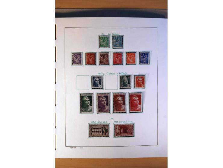 1900/75, ungebrauchte und postfrische Sammlung mit vielen besseren Werten, dabei Mi.-Nr. 96-100, 152, 220-21,  239, 241-42, 2