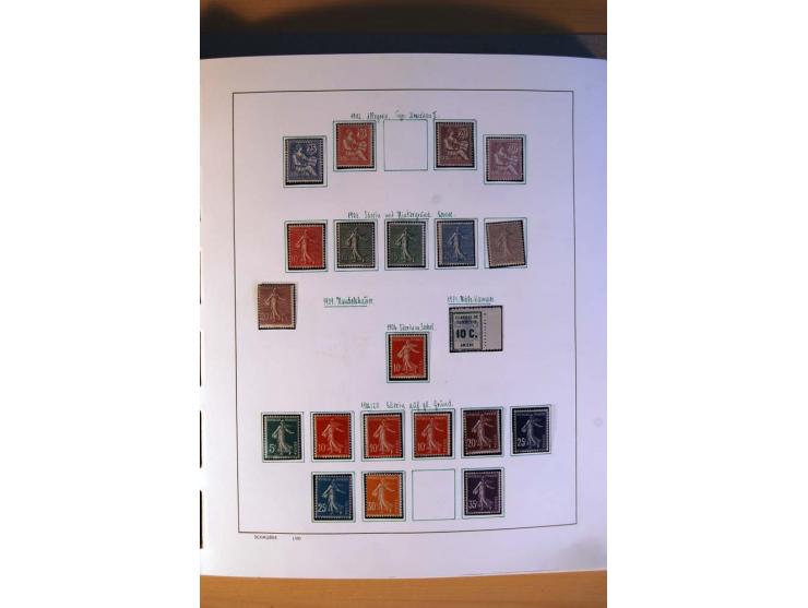 1900/75, ungebrauchte und postfrische Sammlung mit vielen besseren Werten, dabei Mi.-Nr. 96-100, 152, 220-21,  239, 241-42, 2